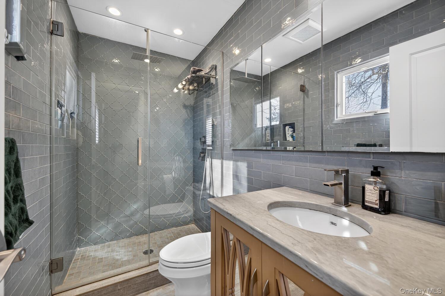 #10 photo, 10 Whitlock Street, ناسو Plainview , NY 11803