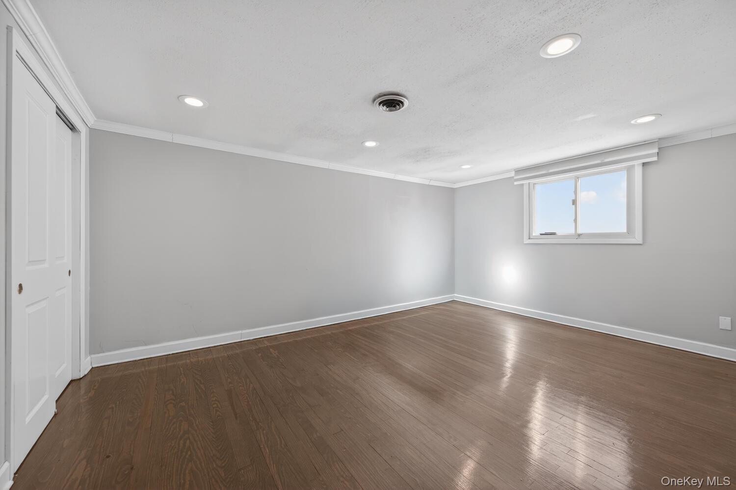 #11 photo, 10 Whitlock Street, ناسو Plainview , NY 11803