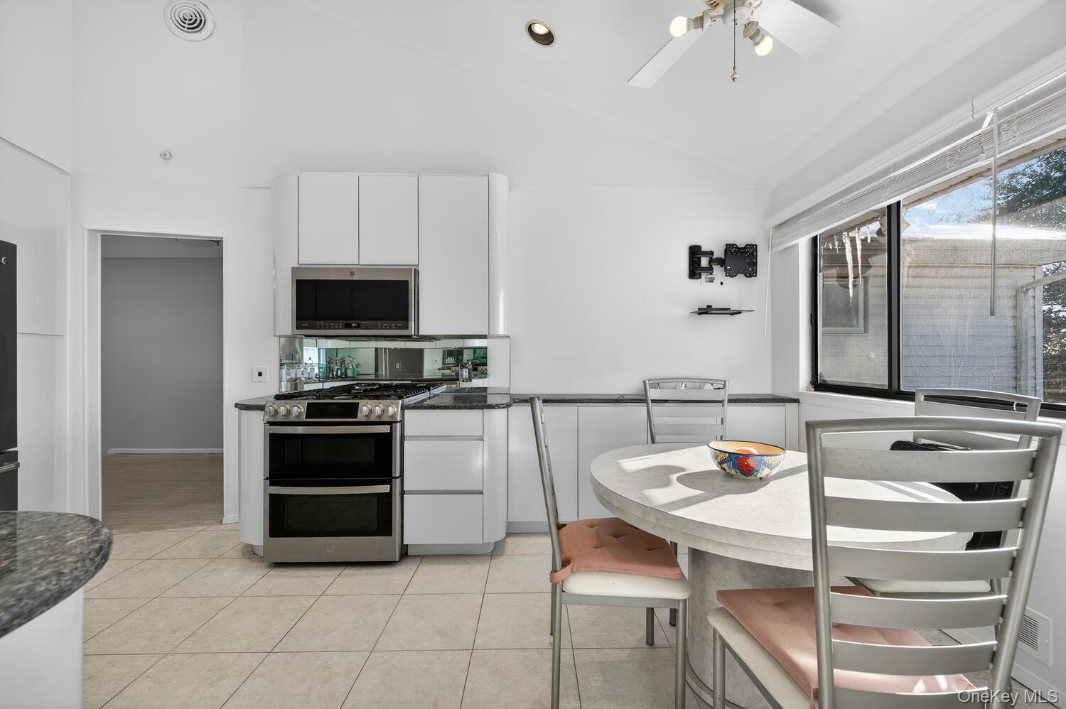 #7 photo, 10 Whitlock Street, ناسو Plainview , NY 11803