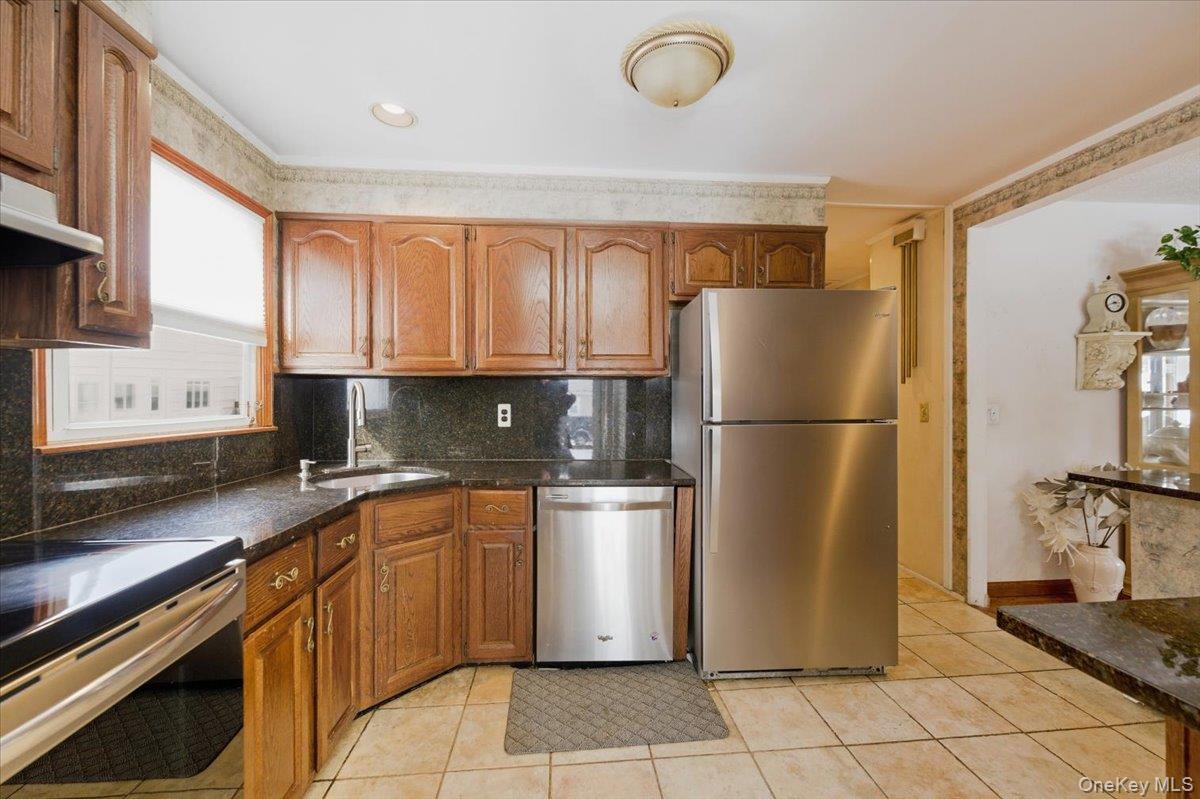 #6 photo, 21 Chestnut Street, Massapequa , NY 11758