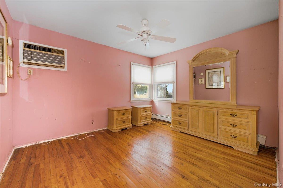 #8 photo, 21 Chestnut Street, Massapequa , NY 11758