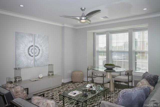 #5 photo, 75 Circle Drive, Central Islip , NY 11722