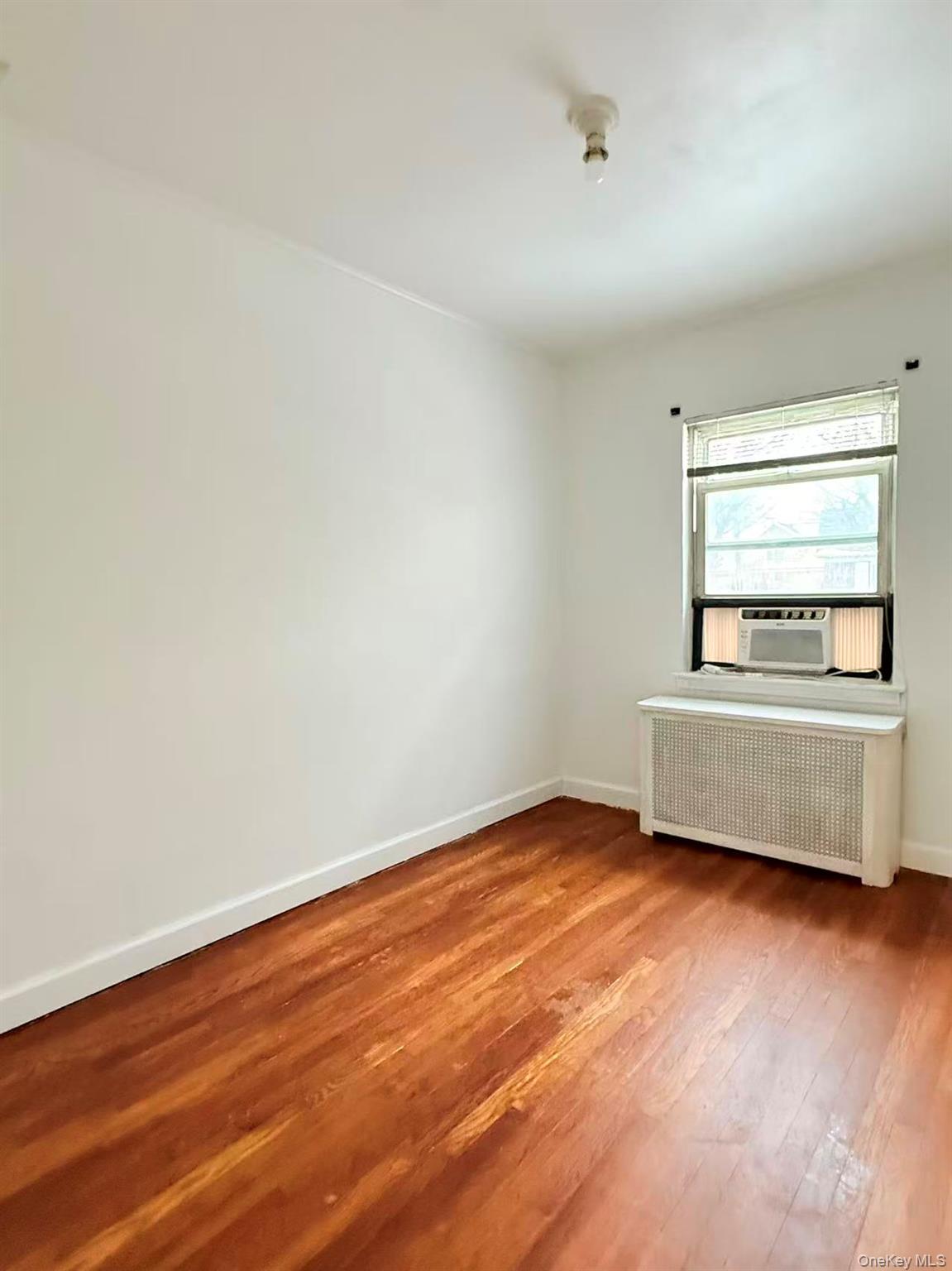 #7 photo, 60-46 83rd Place, Middle Village , NY 11379