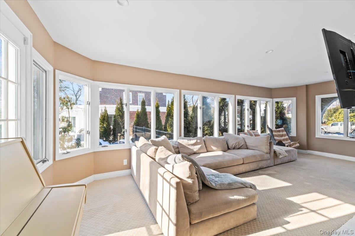 #12 photo, 25 Pond Park Road, Great Neck , NY 11023