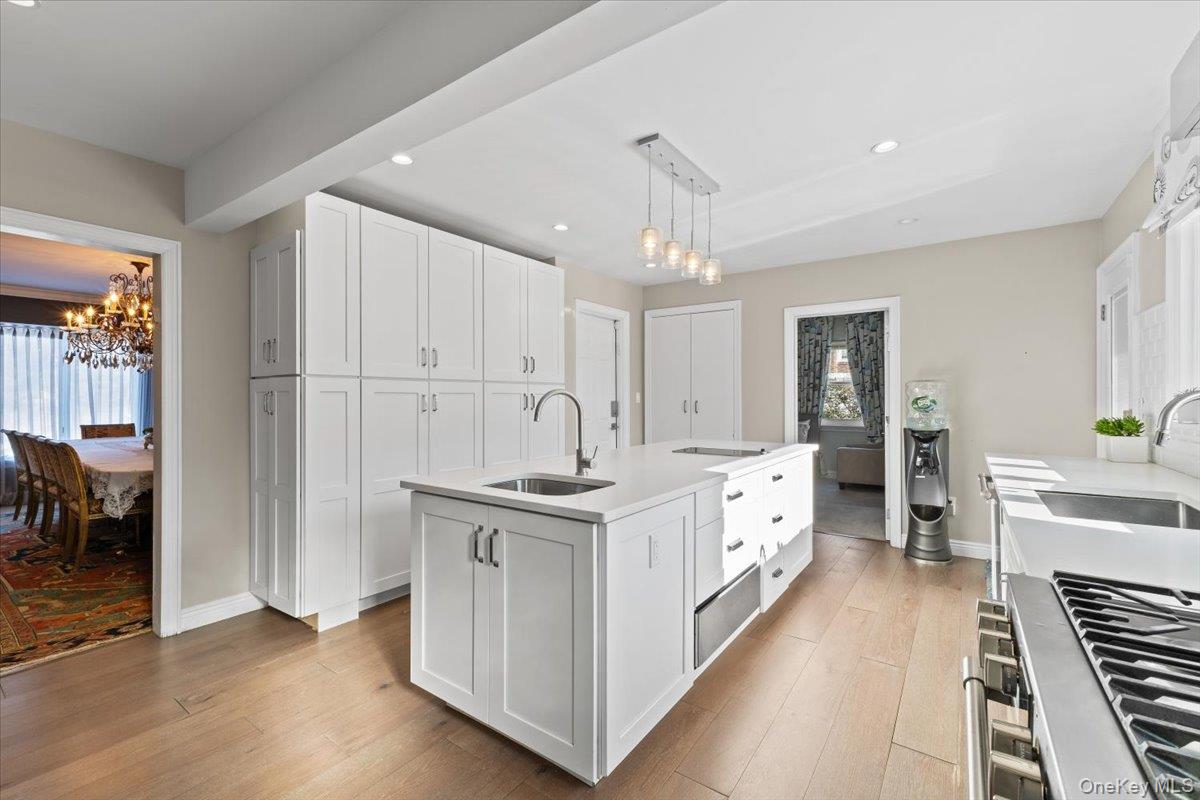 #15 photo, 25 Pond Park Road, Great Neck , NY 11023