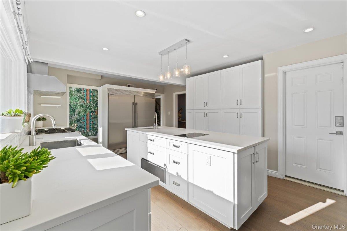 #17 photo, 25 Pond Park Road, Great Neck , NY 11023