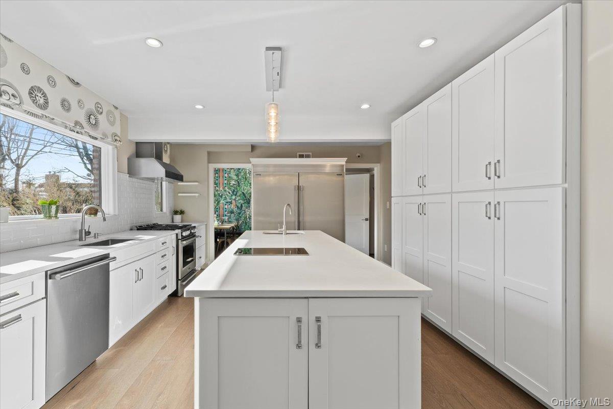 #19 photo, 25 Pond Park Road, Great Neck , NY 11023