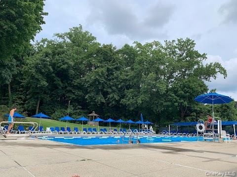 #4 photo, 25 Pond Park Road, Great Neck , NY 11023