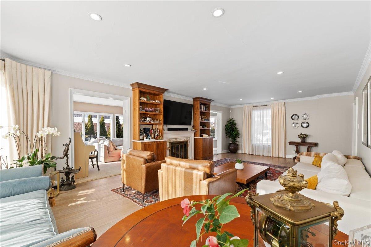 #8 photo, 25 Pond Park Road, Great Neck , NY 11023