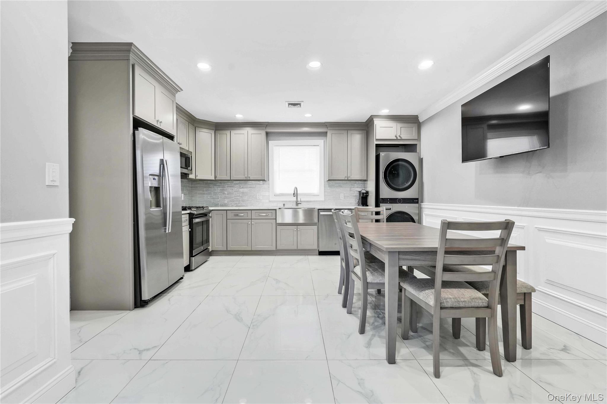 #4 photo, 24 Jefferson Avenue, Roosevelt , NY 11575