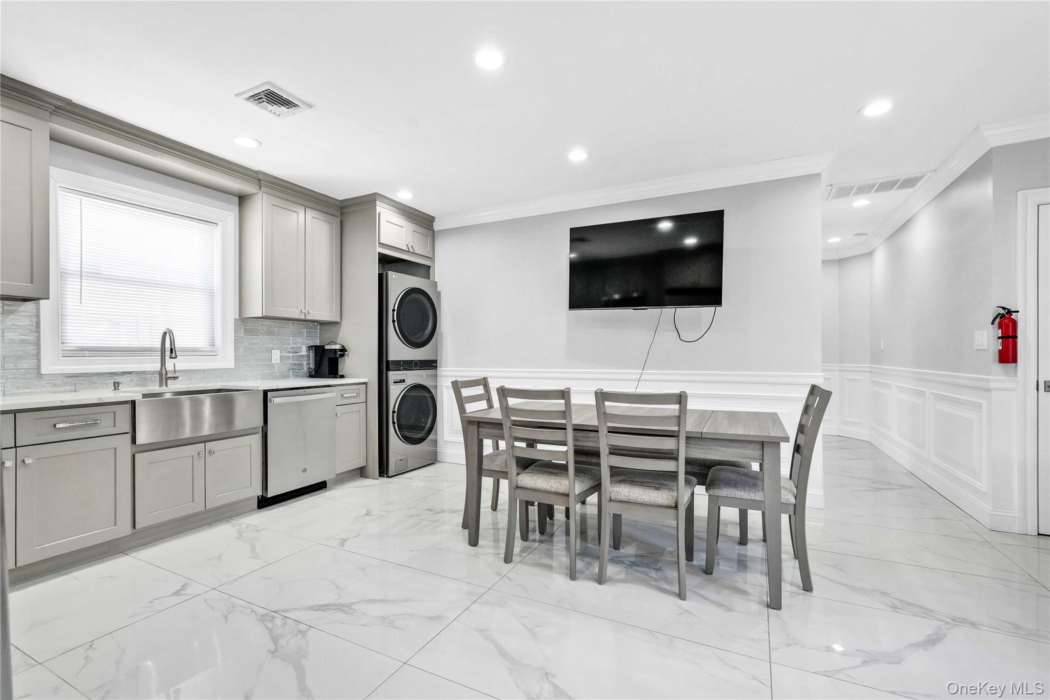 #6 photo, 24 Jefferson Avenue, Roosevelt , NY 11575