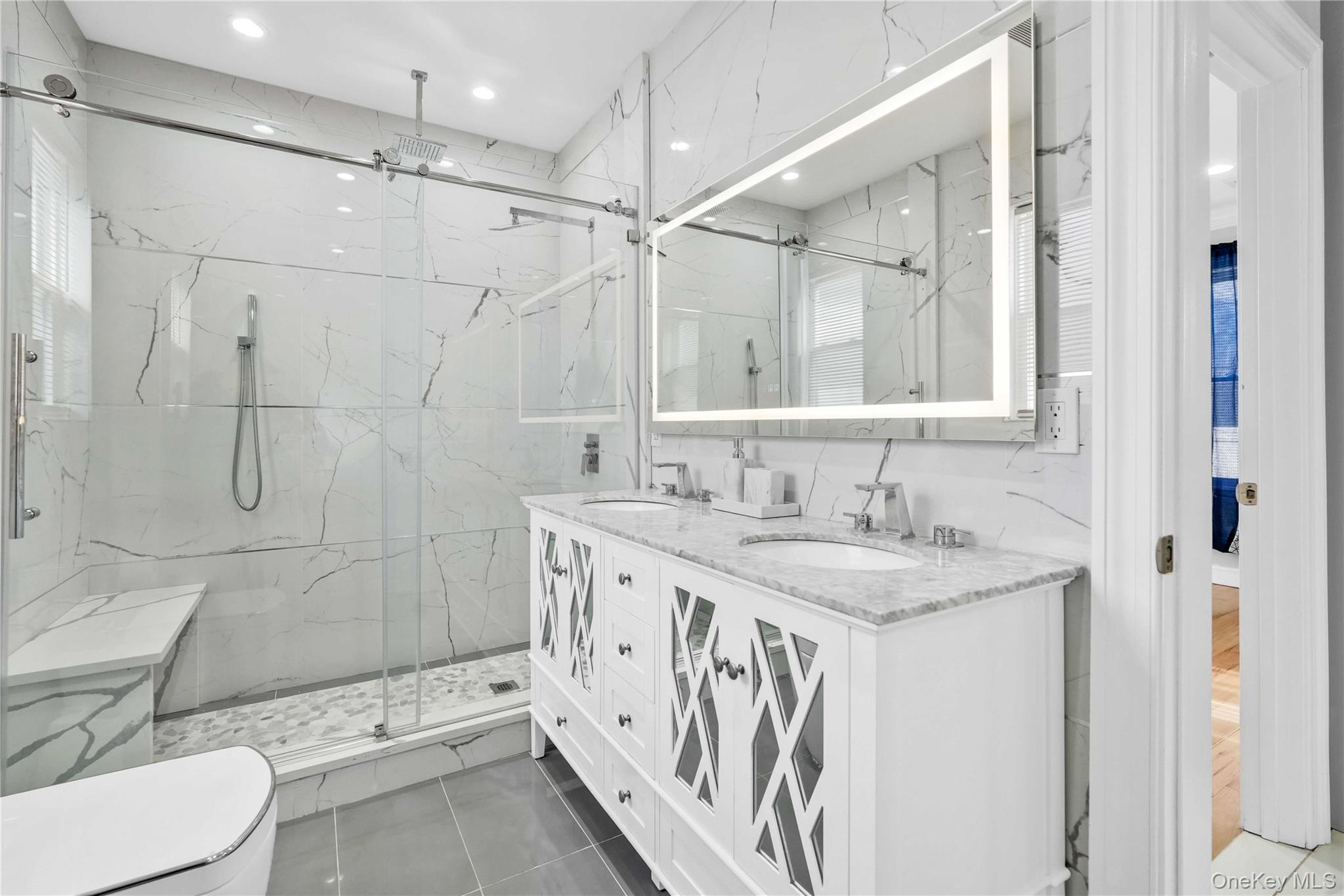 #7 photo, 24 Jefferson Avenue, Roosevelt , NY 11575