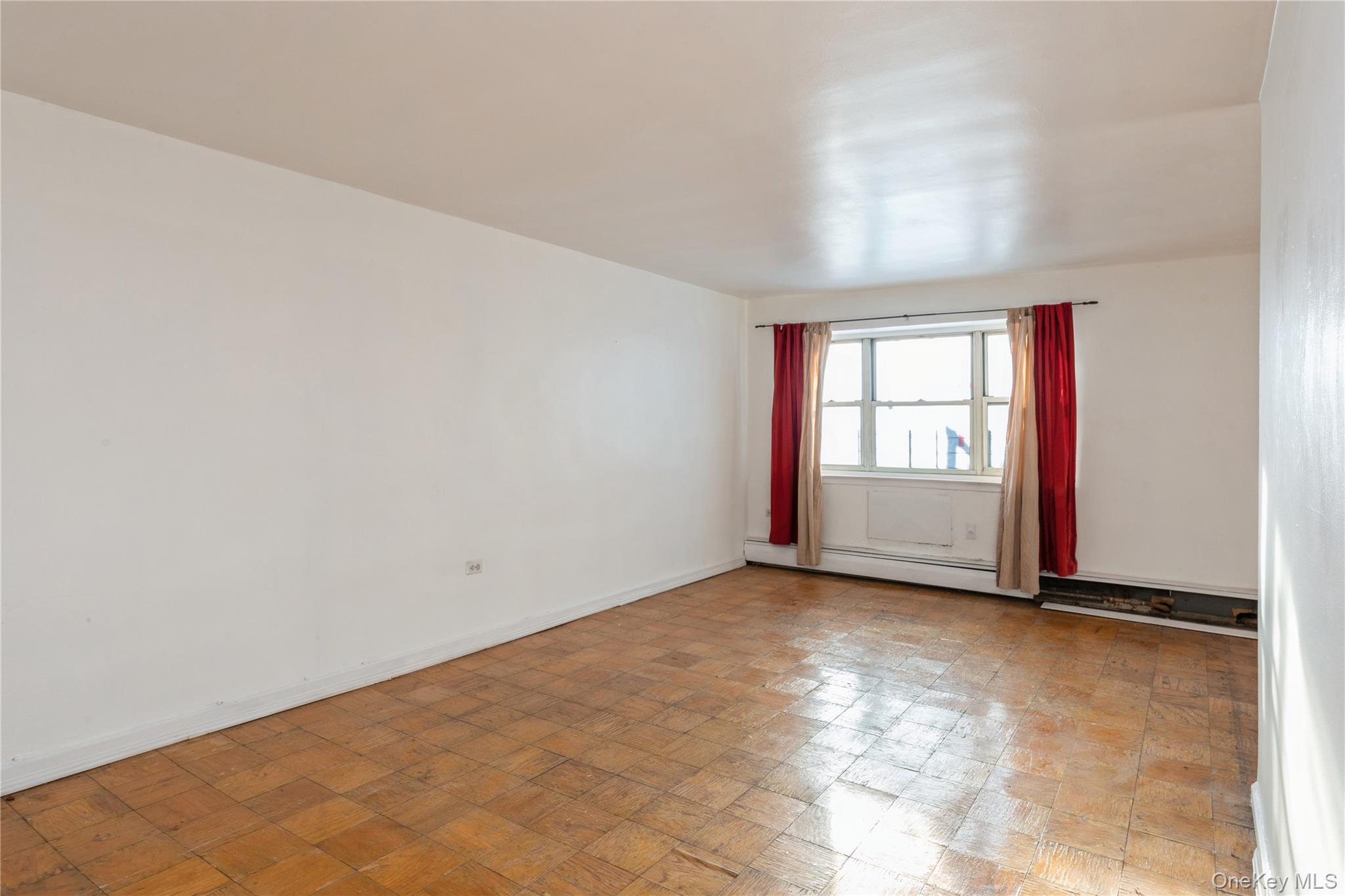 #11 photo, 9910 60 Avenue, Куинс ‖ Corona , NY 11368