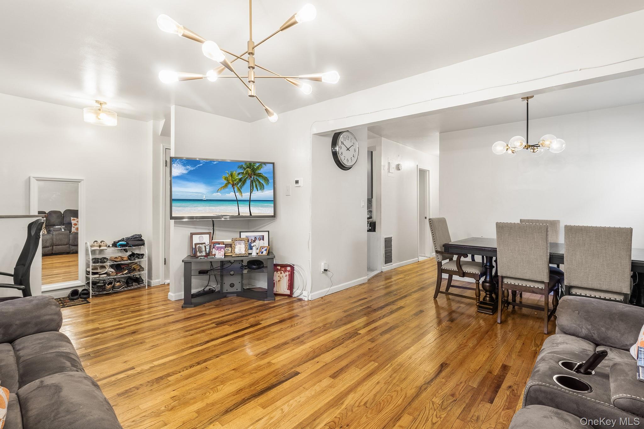 #4 photo, 11916 204th Street, Saint Albans , NY 11412