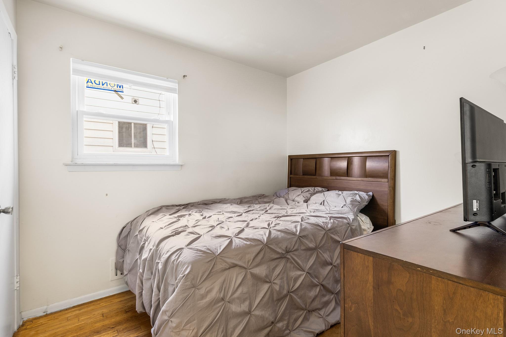 #8 photo, 11916 204th Street, Saint Albans , NY 11412