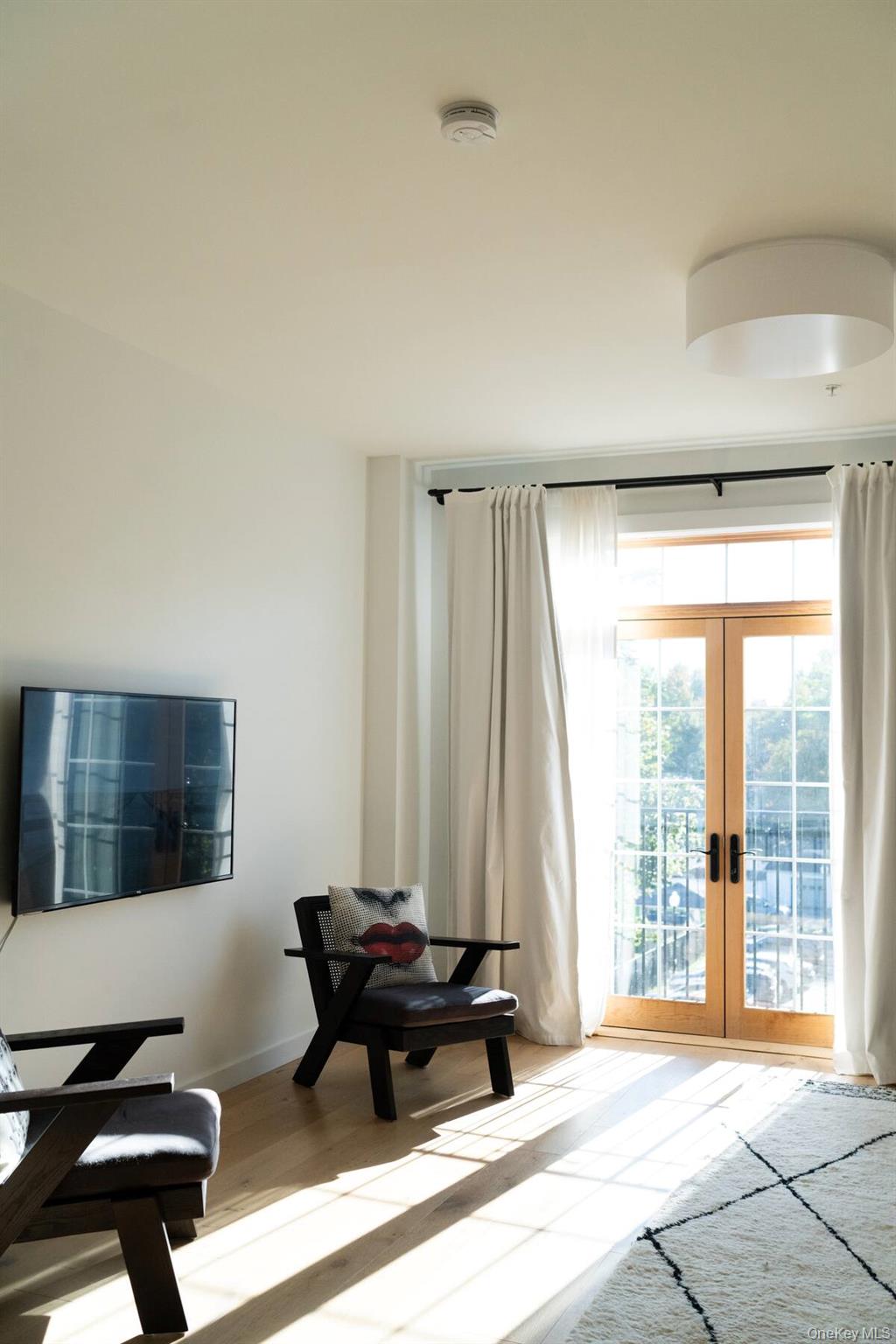 #8 photo, 249 Main Street, Beacon , NY 12508