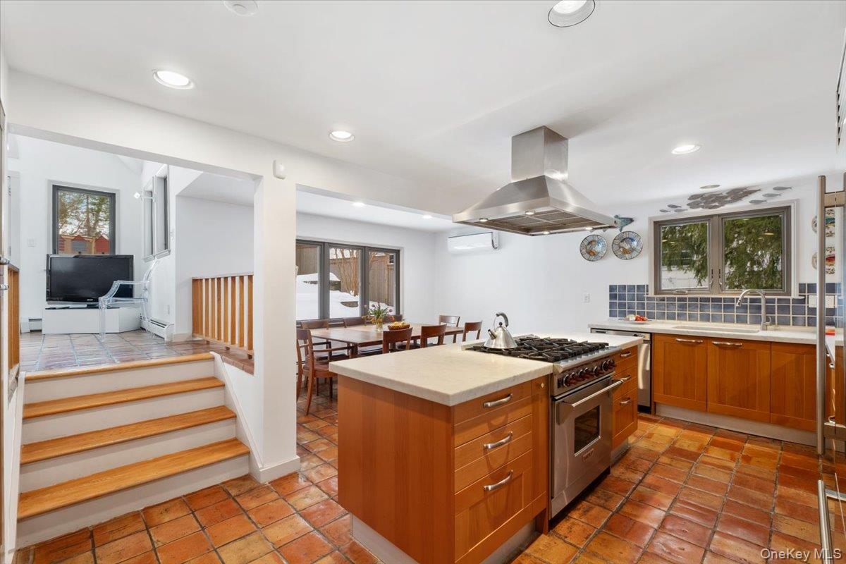 #13 photo, 36 Stoneyside Drive, Larchmont , NY 10538