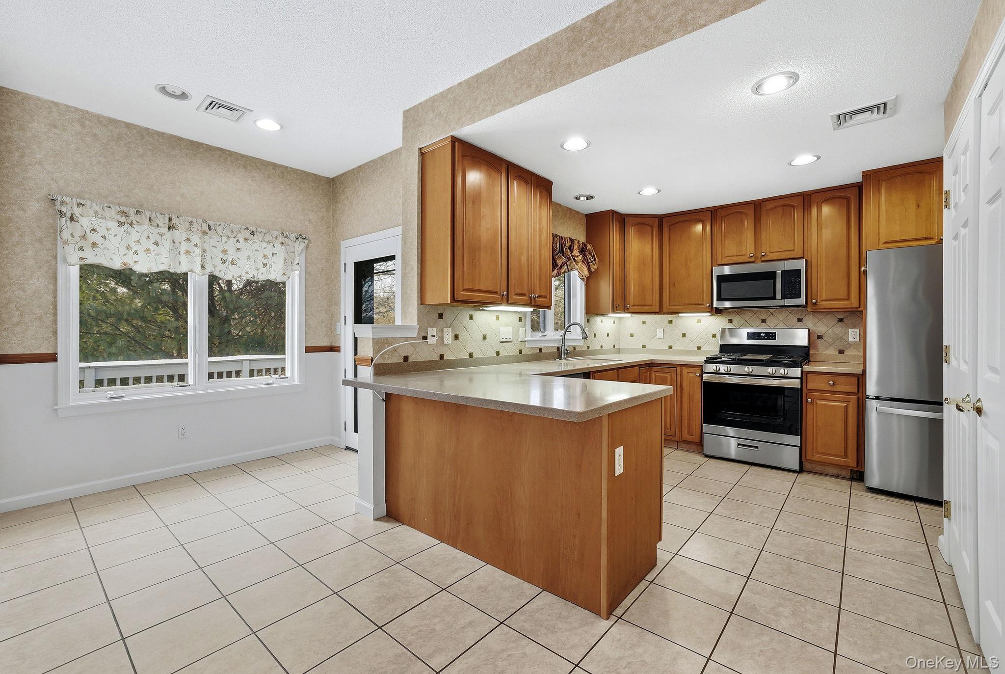 #12 photo, 882 Heritage Hills, Somers , NY 10589