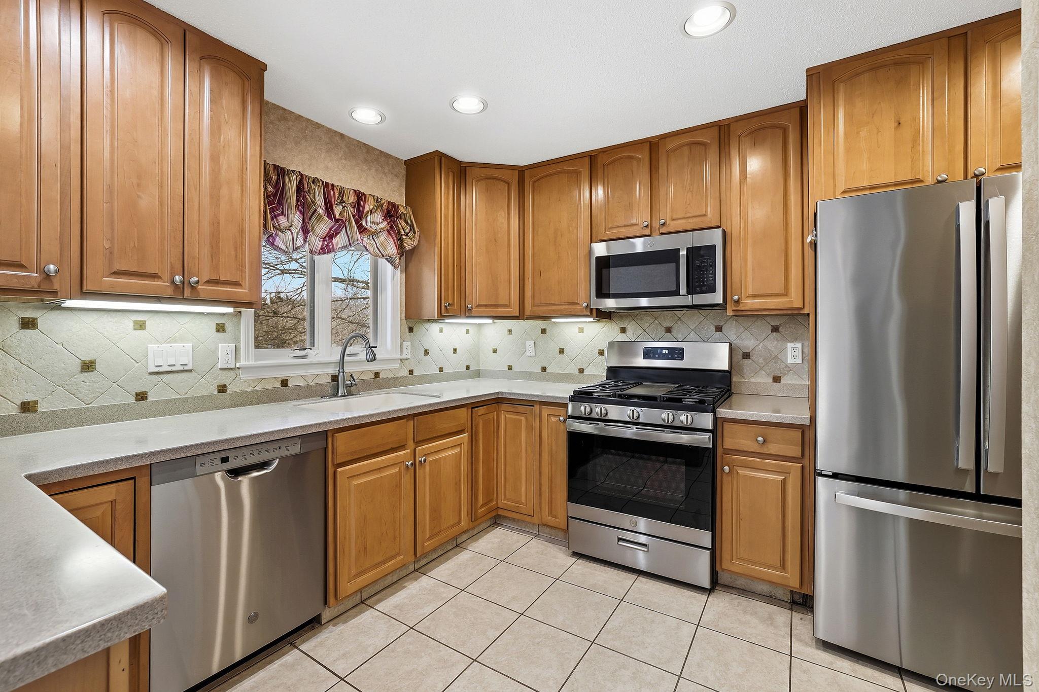 #13 photo, 882 Heritage Hills, Somers , NY 10589