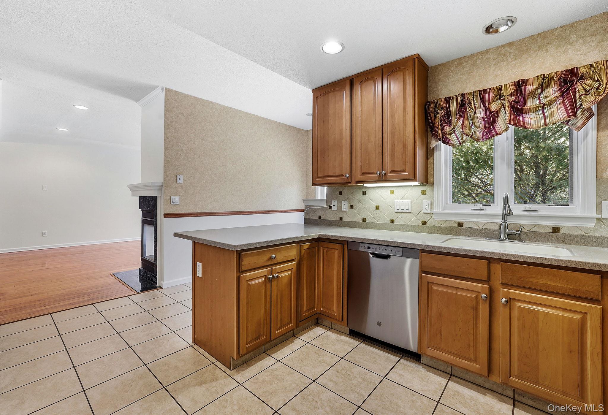 #14 photo, 882 Heritage Hills, Somers , NY 10589