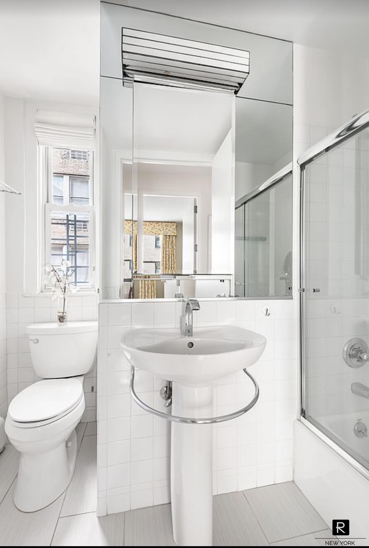 #7 photo, 40 W 55th Street, Midtown West , NY 10019