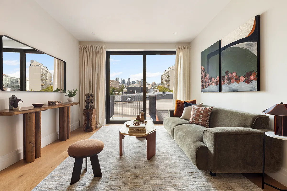 #4 photo, 215 CALYER Street, Greenpoint , NY 11222