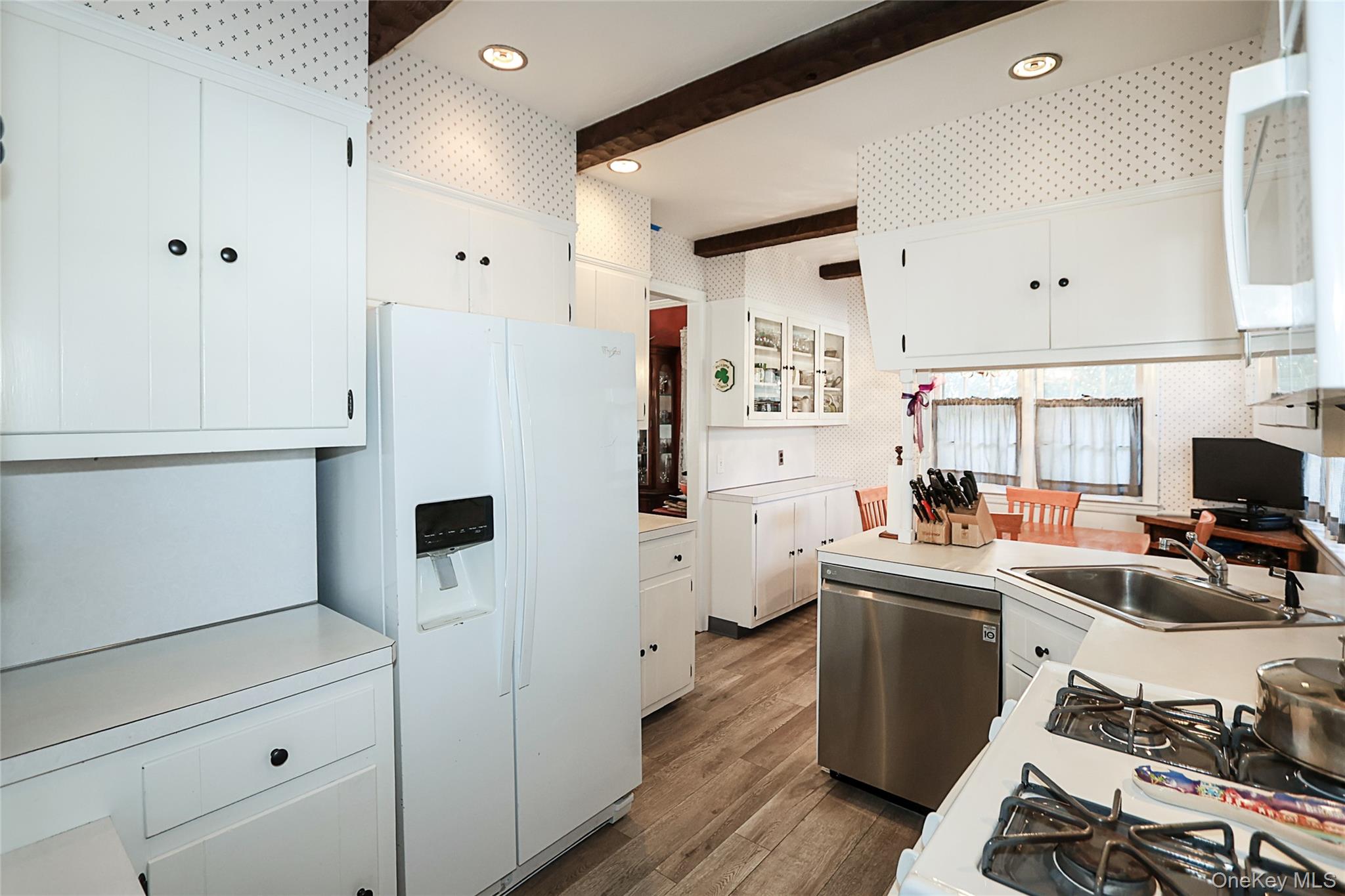 #13 photo, 71 Beechwood Avenue, Manhasset , NY 11030