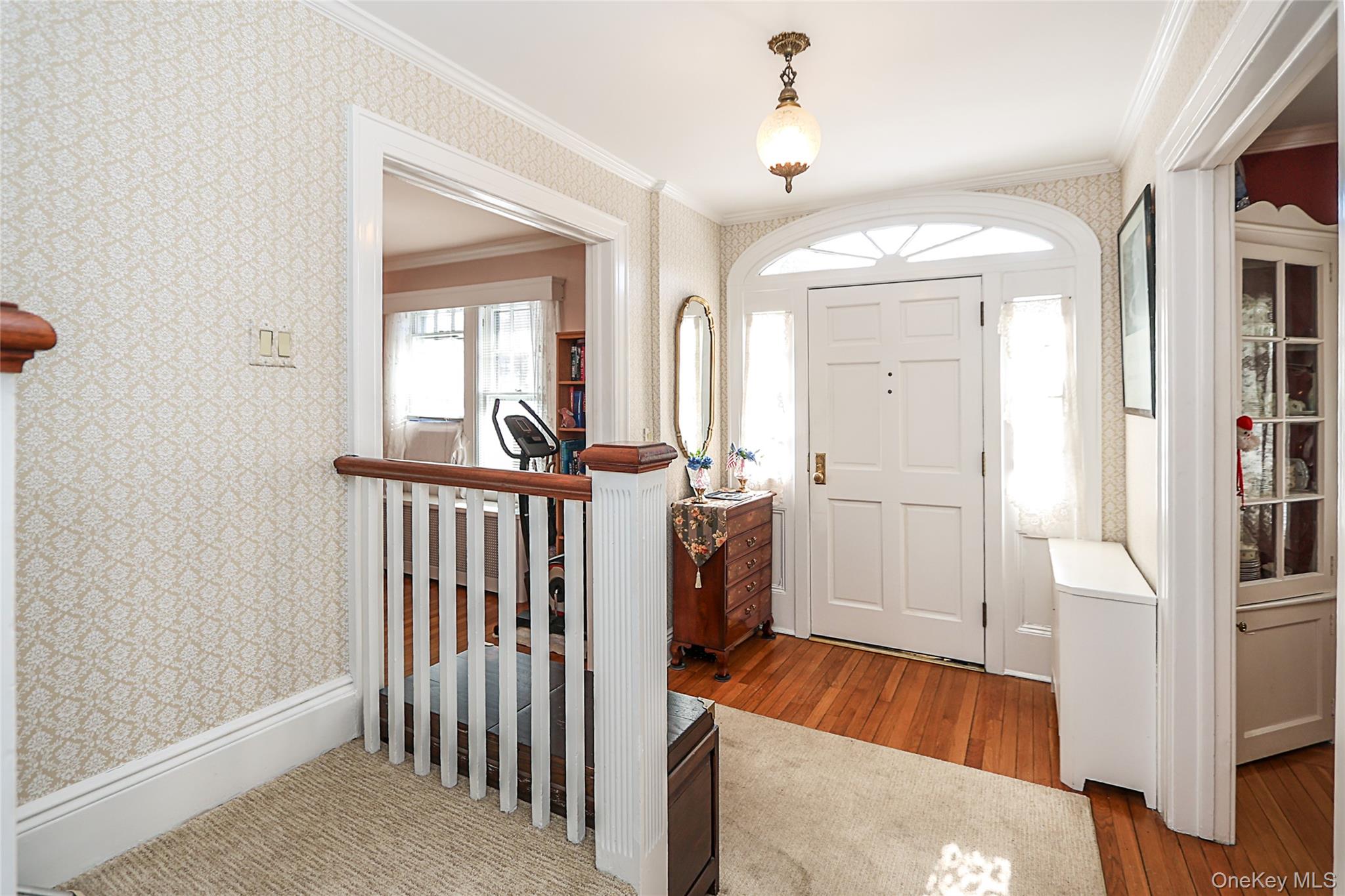 #4 photo, 71 Beechwood Avenue, Manhasset , NY 11030