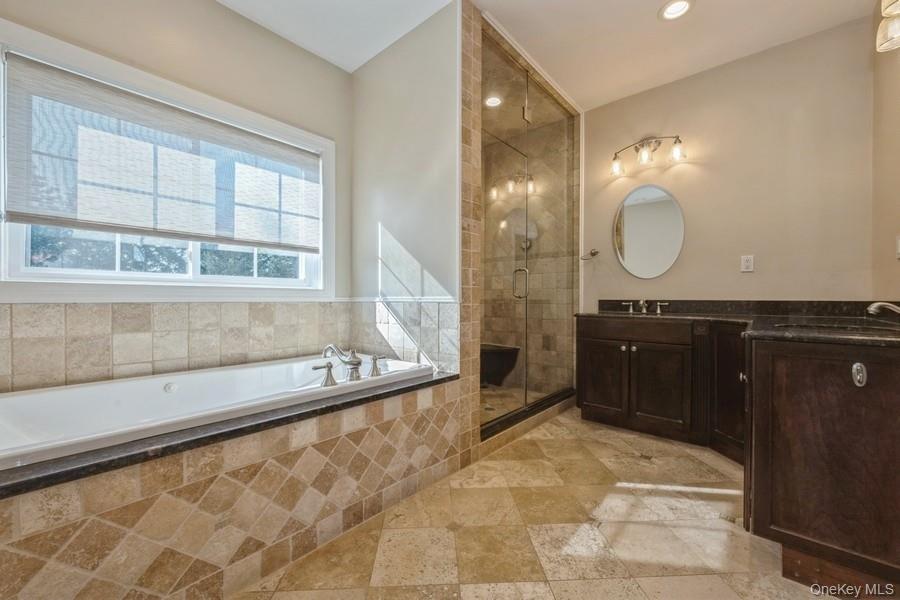 #19 photo, 26 The Hemlocks, Roslyn Estates , NY 11576