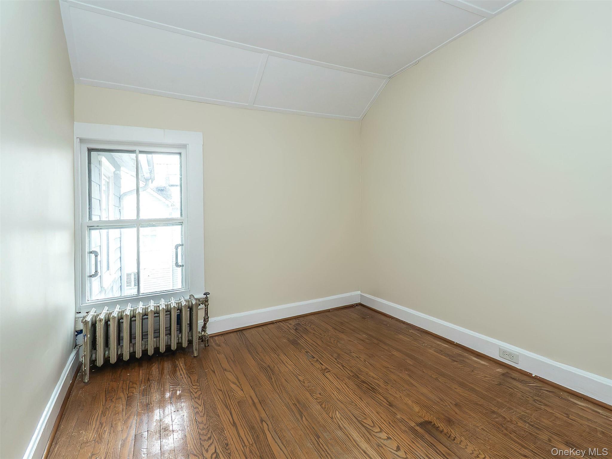 #13 photo, 339 Glen Avenue, Sea Cliff , NY 11579