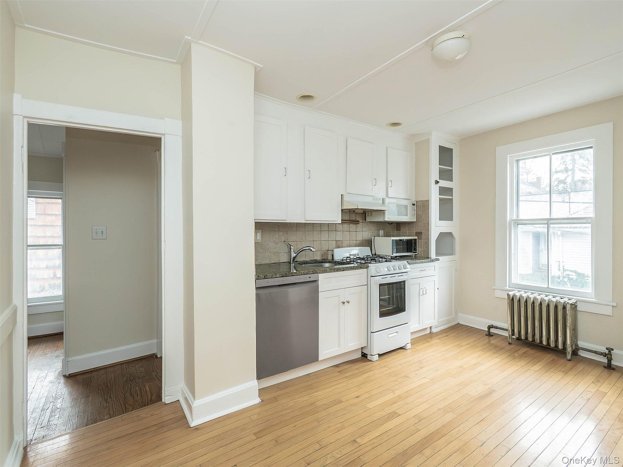 #14 photo, 339 Glen Avenue, Sea Cliff , NY 11579