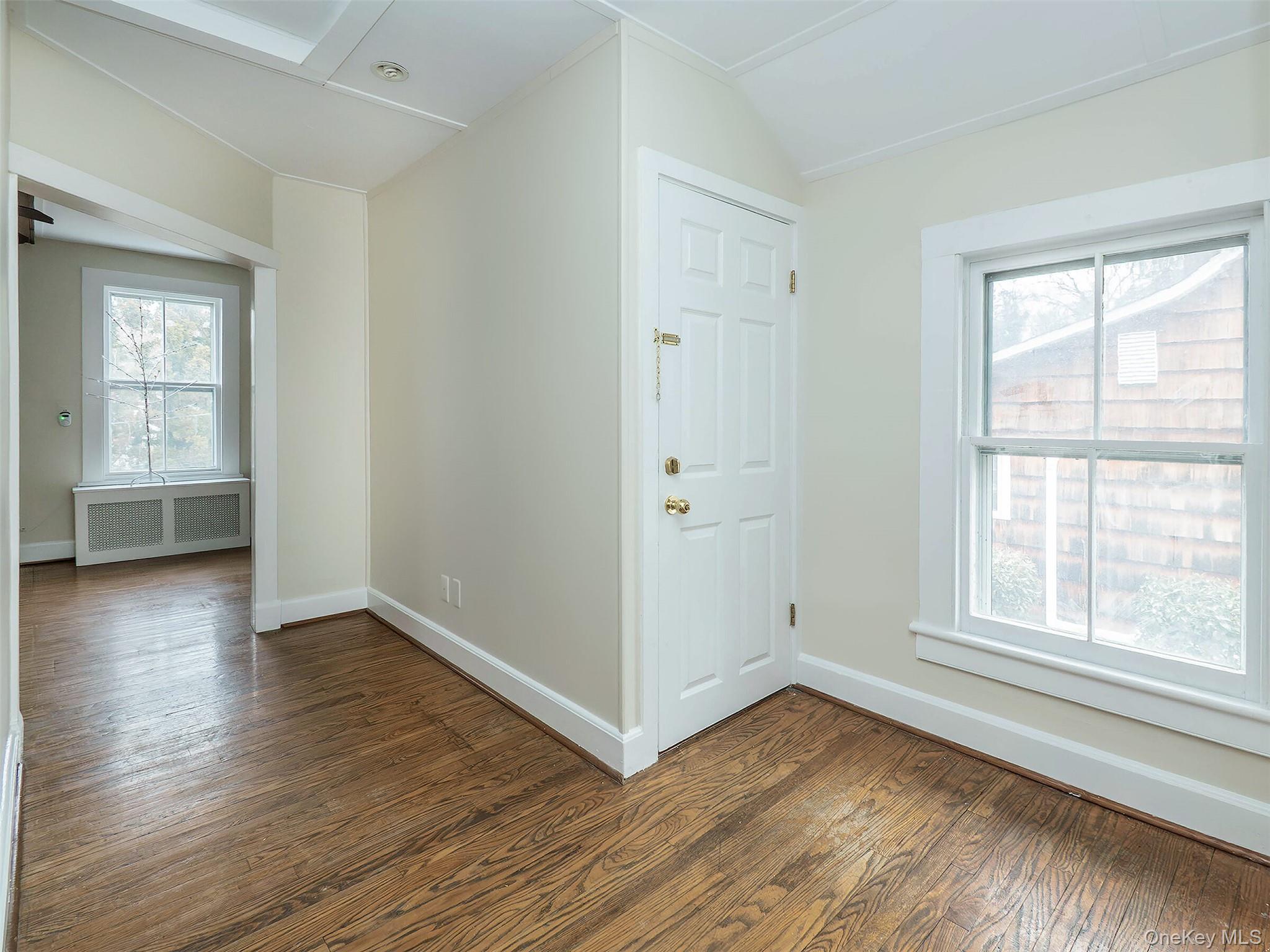 #6 photo, 339 Glen Avenue, Sea Cliff , NY 11579