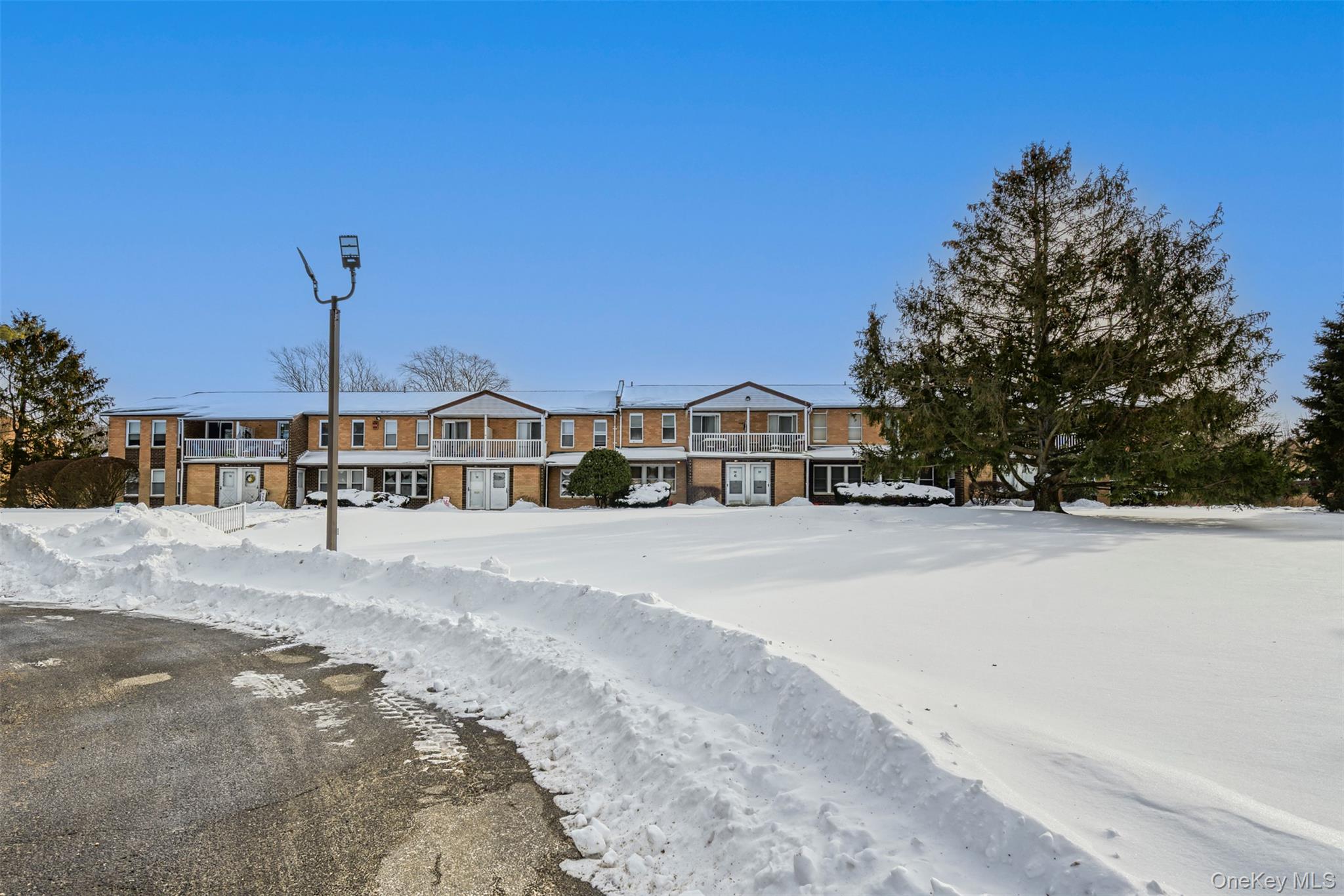 #4 photo, 96 Artist Lake Drive, Middle Island , NY 11953