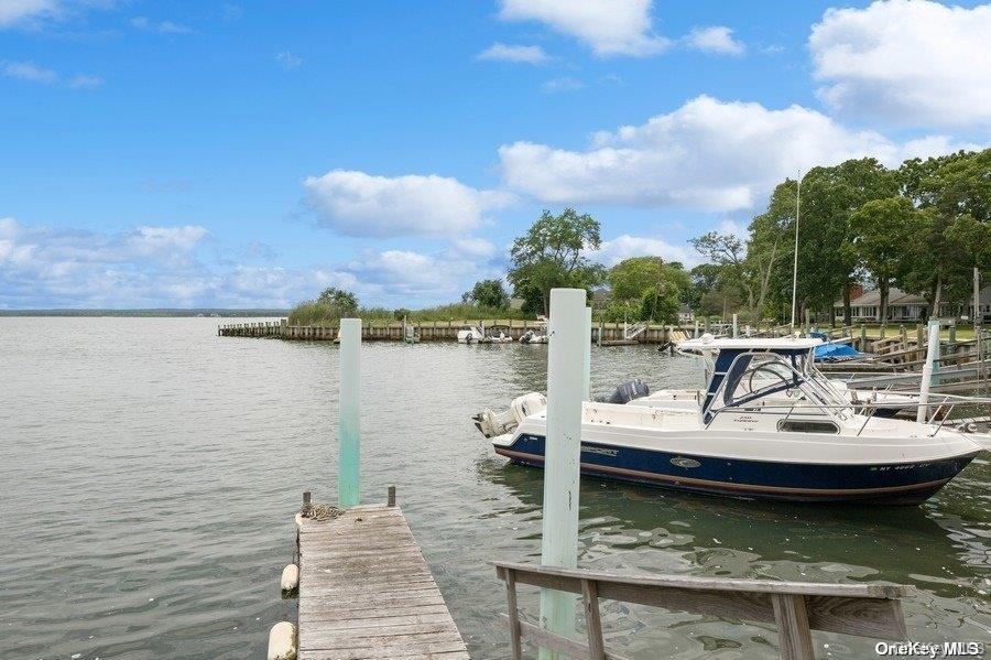 #2 photo, 5 Leafy Way, Aquebogue , NY 11931