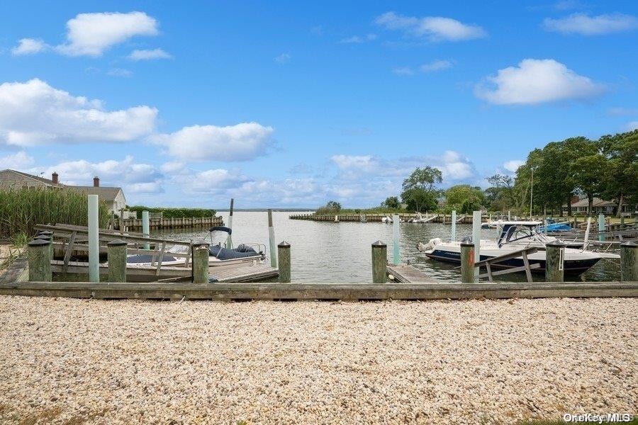 #3 photo, 5 Leafy Way, Aquebogue , NY 11931