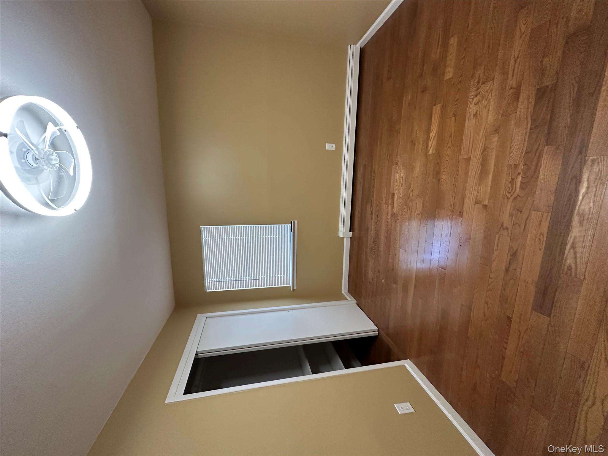 #3 photo, 158 Farmers Avenue, Lindenhurst , NY 11757