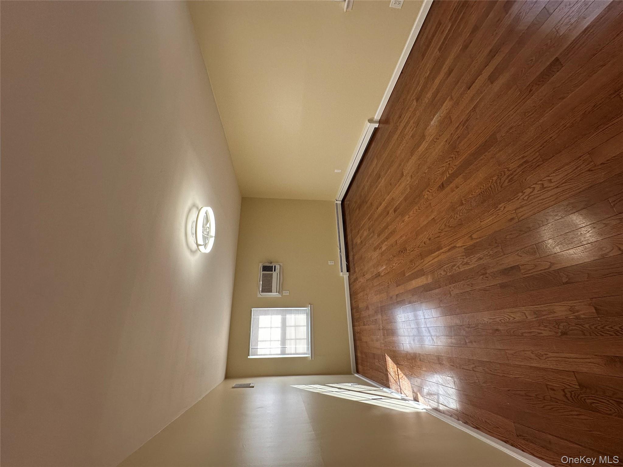 #4 photo, 158 Farmers Avenue, Lindenhurst , NY 11757