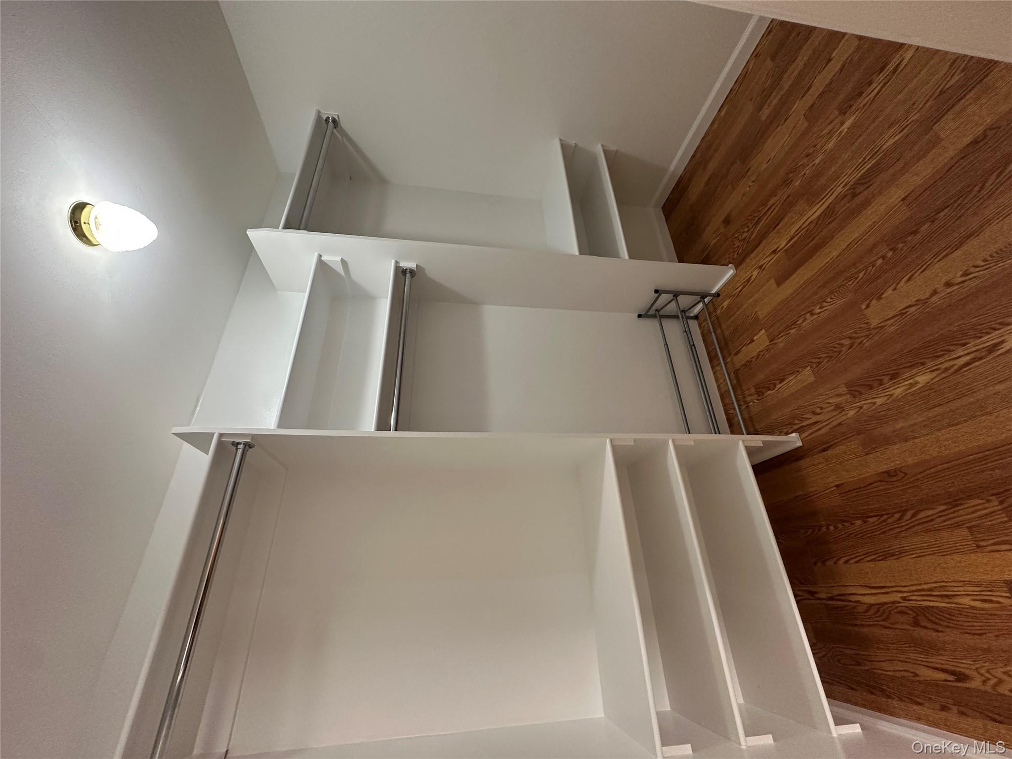 #5 photo, 158 Farmers Avenue, Lindenhurst , NY 11757