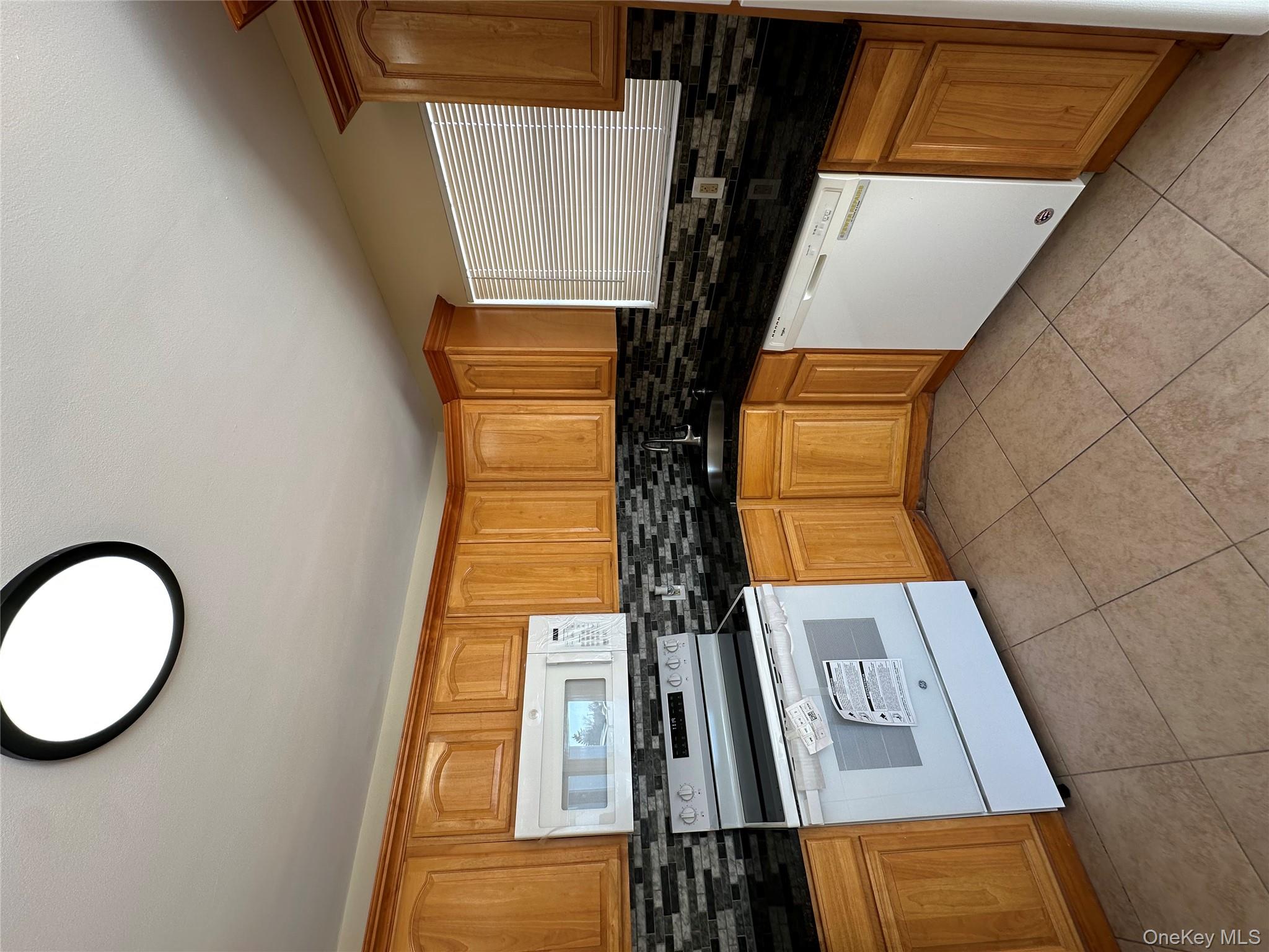 #8 photo, 158 Farmers Avenue, Lindenhurst , NY 11757