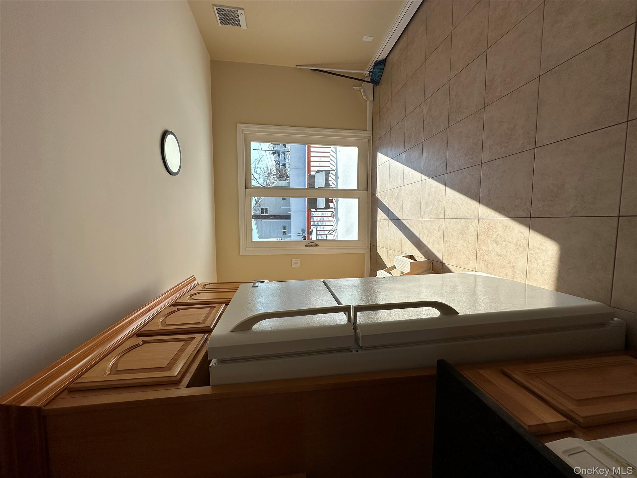 #9 photo, 158 Farmers Avenue, Lindenhurst , NY 11757