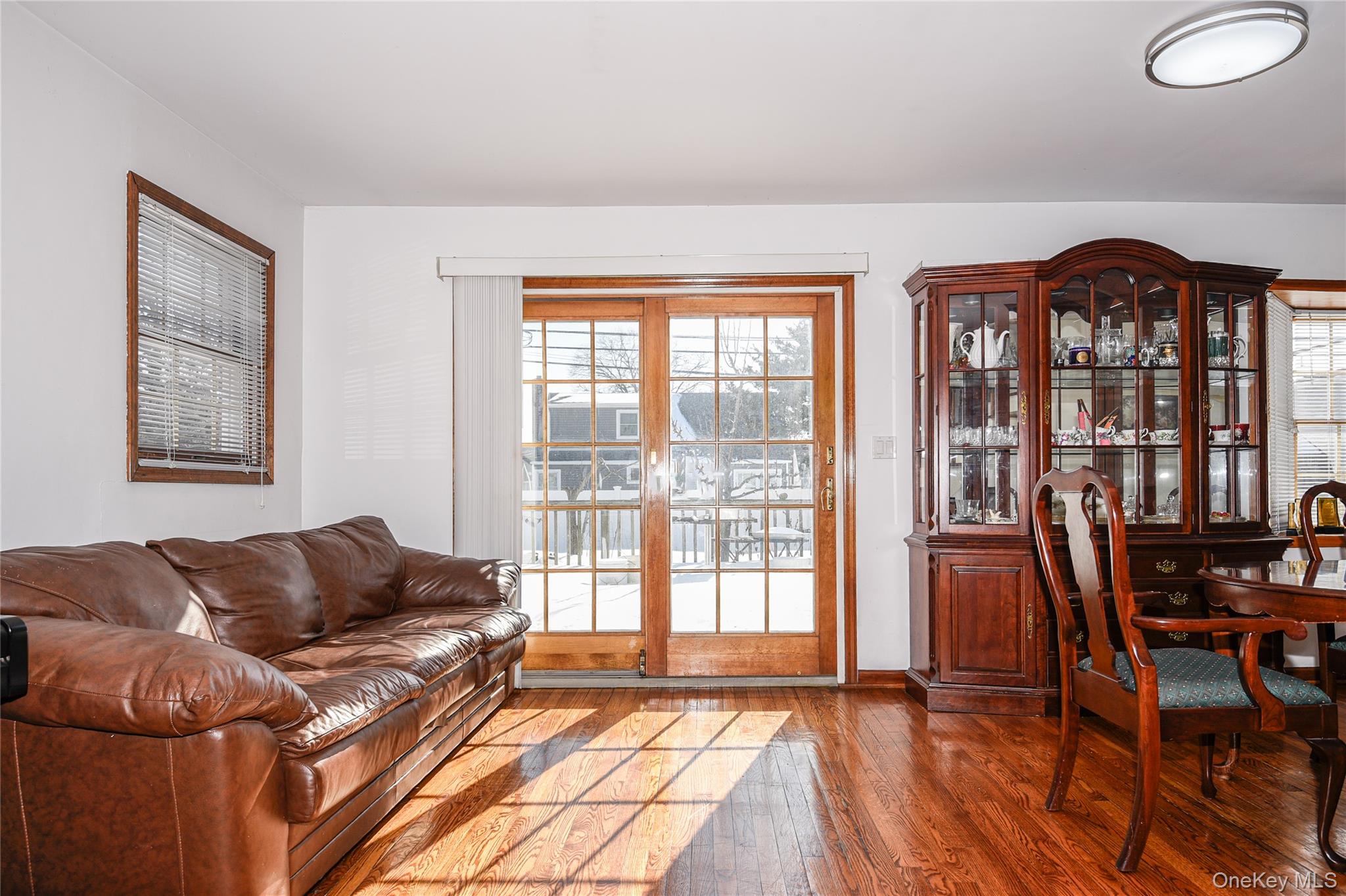 #18 photo, 25 Westbury Avenue, Plainview , NY 11803