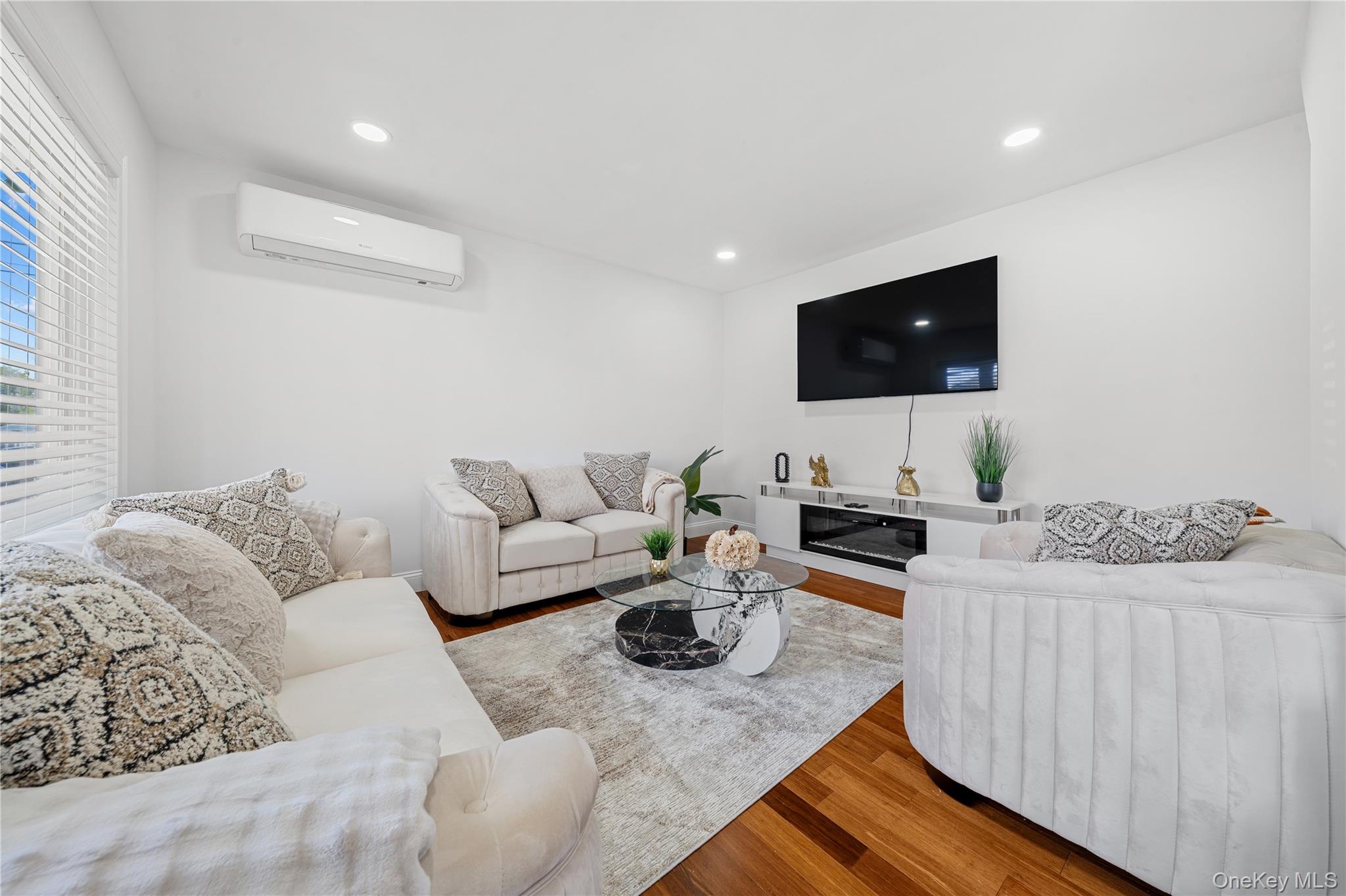 #13 photo, 92 Washington Avenue, Deer Park , NY 11729