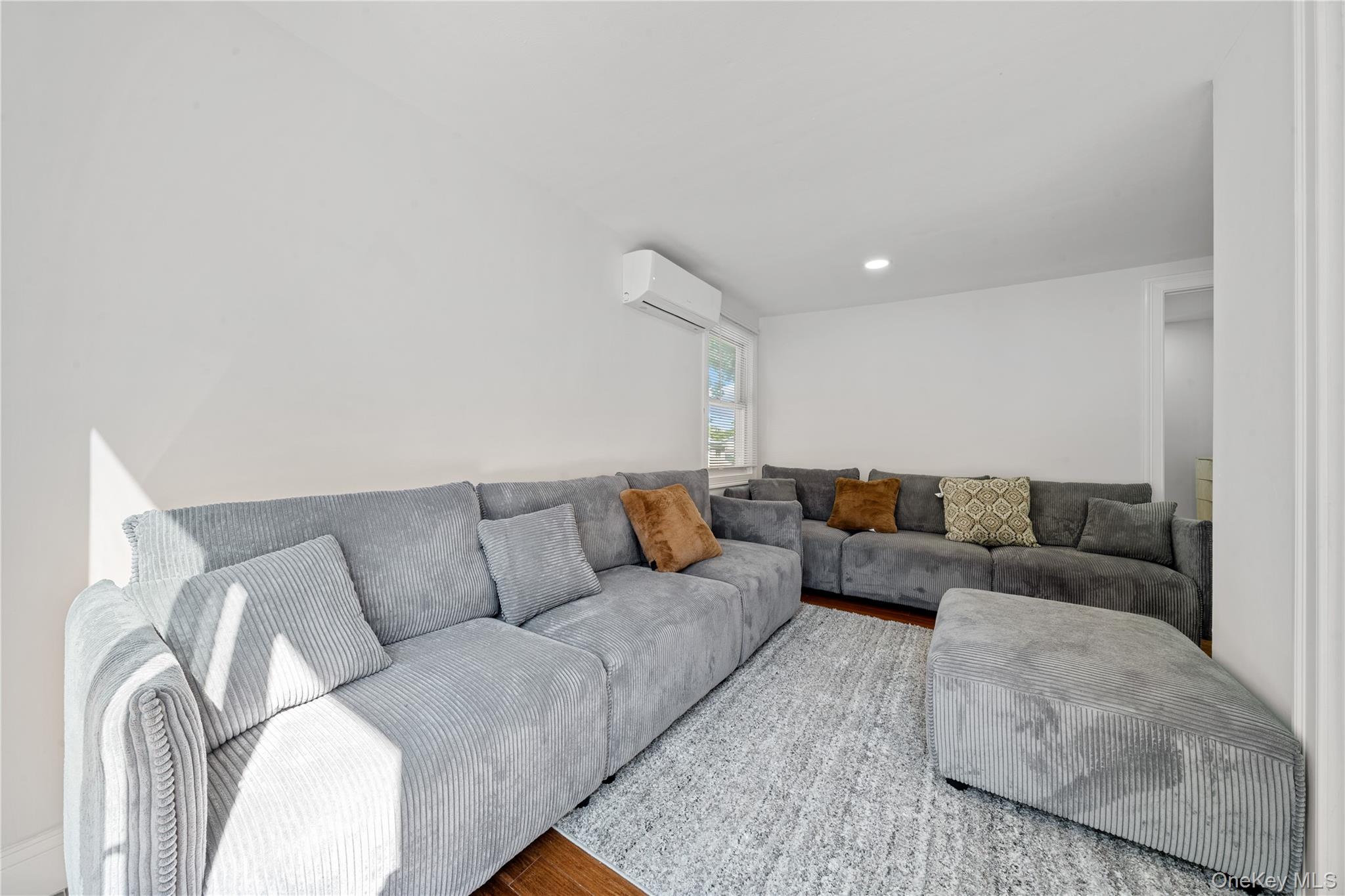 #3 photo, 92 Washington Avenue, Deer Park , NY 11729