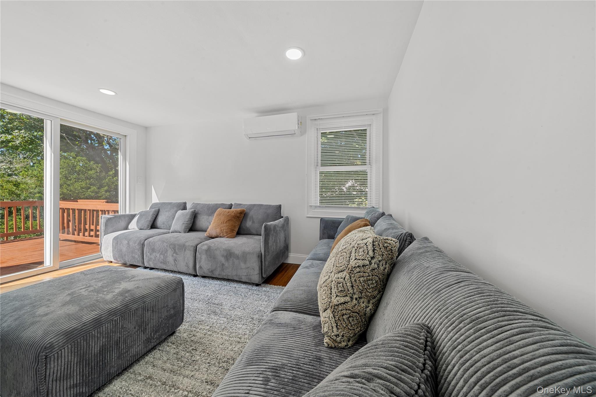 #4 photo, 92 Washington Avenue, Deer Park , NY 11729