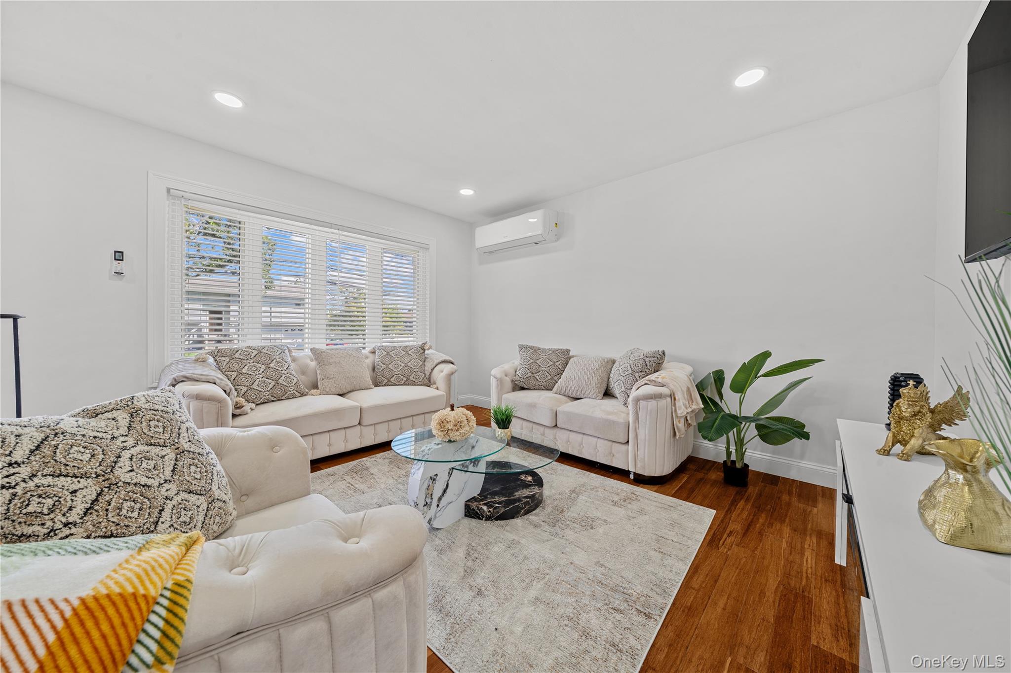 #6 photo, 92 Washington Avenue, Deer Park , NY 11729