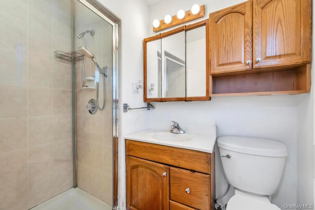 #14 photo, 178 Gerhard Road, Plainview , NY 11803