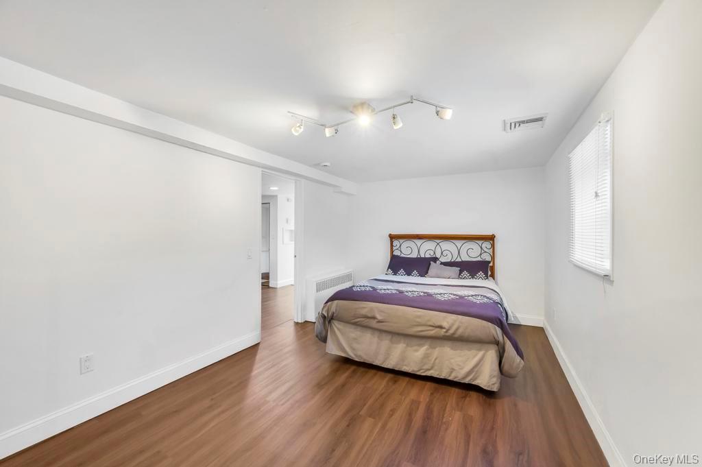 #16 photo, 178 Gerhard Road, Plainview , NY 11803