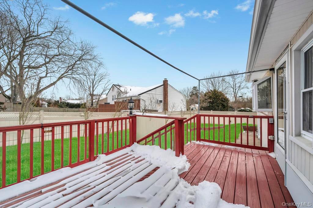 #19 photo, 178 Gerhard Road, Plainview , NY 11803