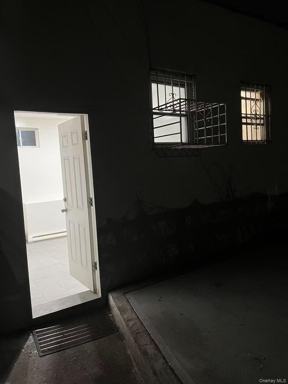 #4 photo, 102-51 Jamaica Avenue, Richmond Hill , NY 11418