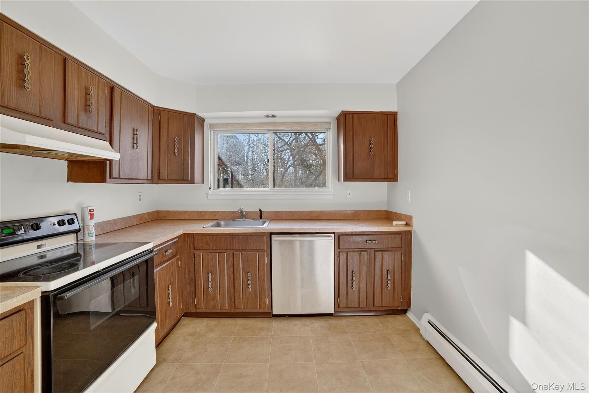 #11 photo, 126 Coachlight Square, Montrose , NY 10548